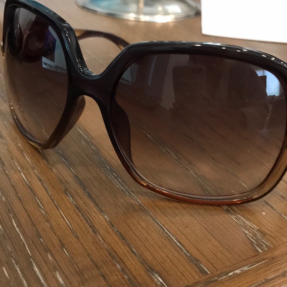 Authentic Dior Sunglasses - Picture 5 of 7